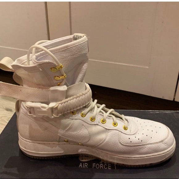 Nike airforce 1 lunar new year sneakers - Picture 3 of 4